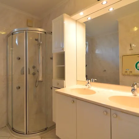 In With Heated Pool, Cleaning Included Lunteren