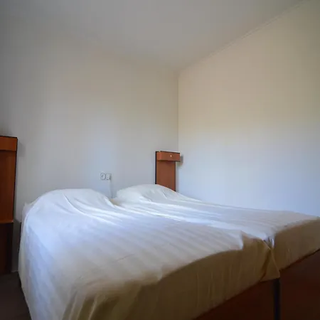Nyaraló In With Heated Pool, Cleaning Included